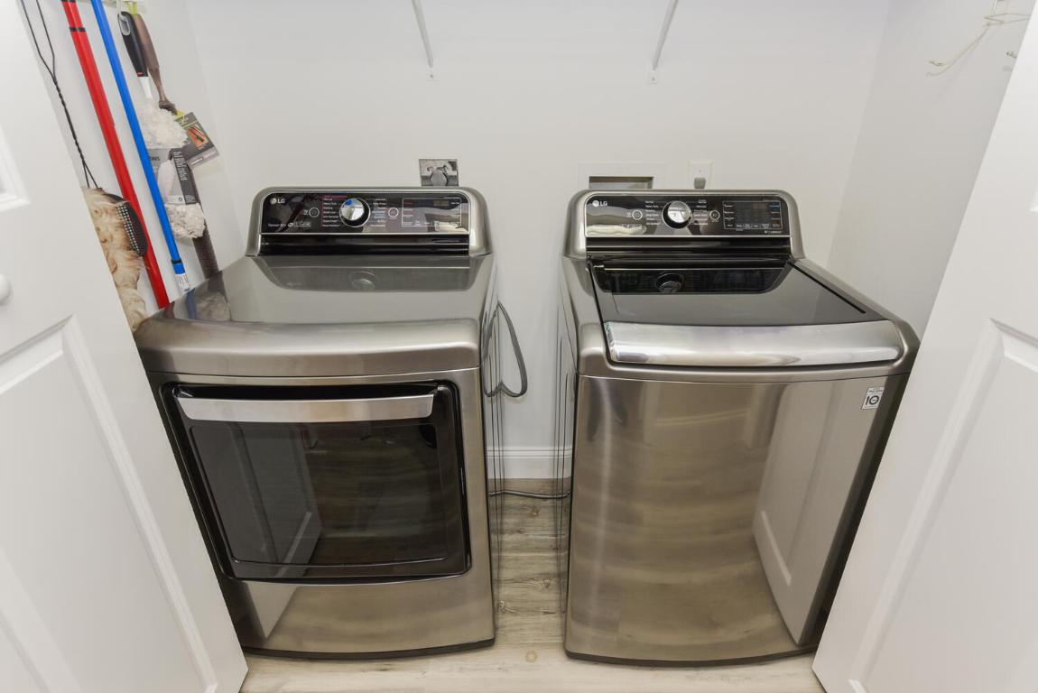 PRESIDENTIAL COVE - Residential