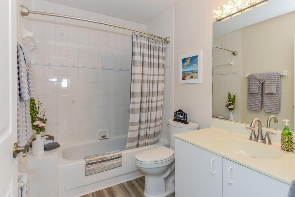 PRESIDENTIAL COVE - Residential