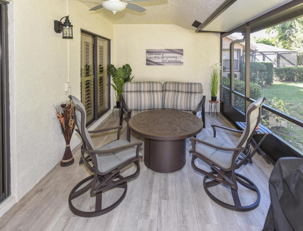 PRESIDENTIAL COVE - Residential