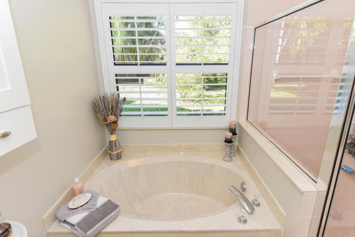 PRESIDENTIAL COVE - Residential