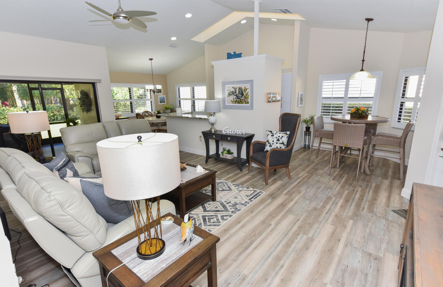 PRESIDENTIAL COVE - Residential