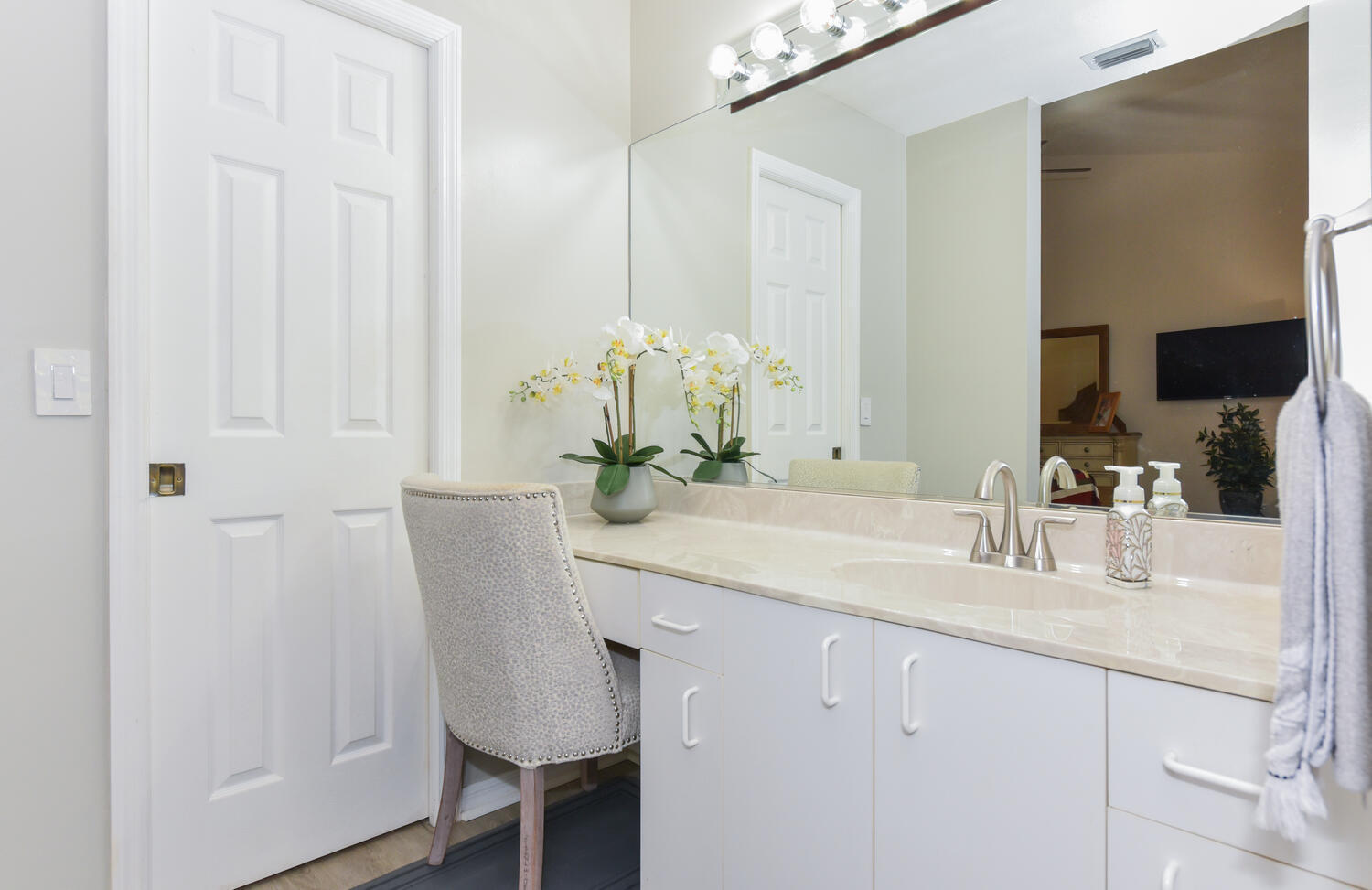 PRESIDENTIAL COVE - Residential