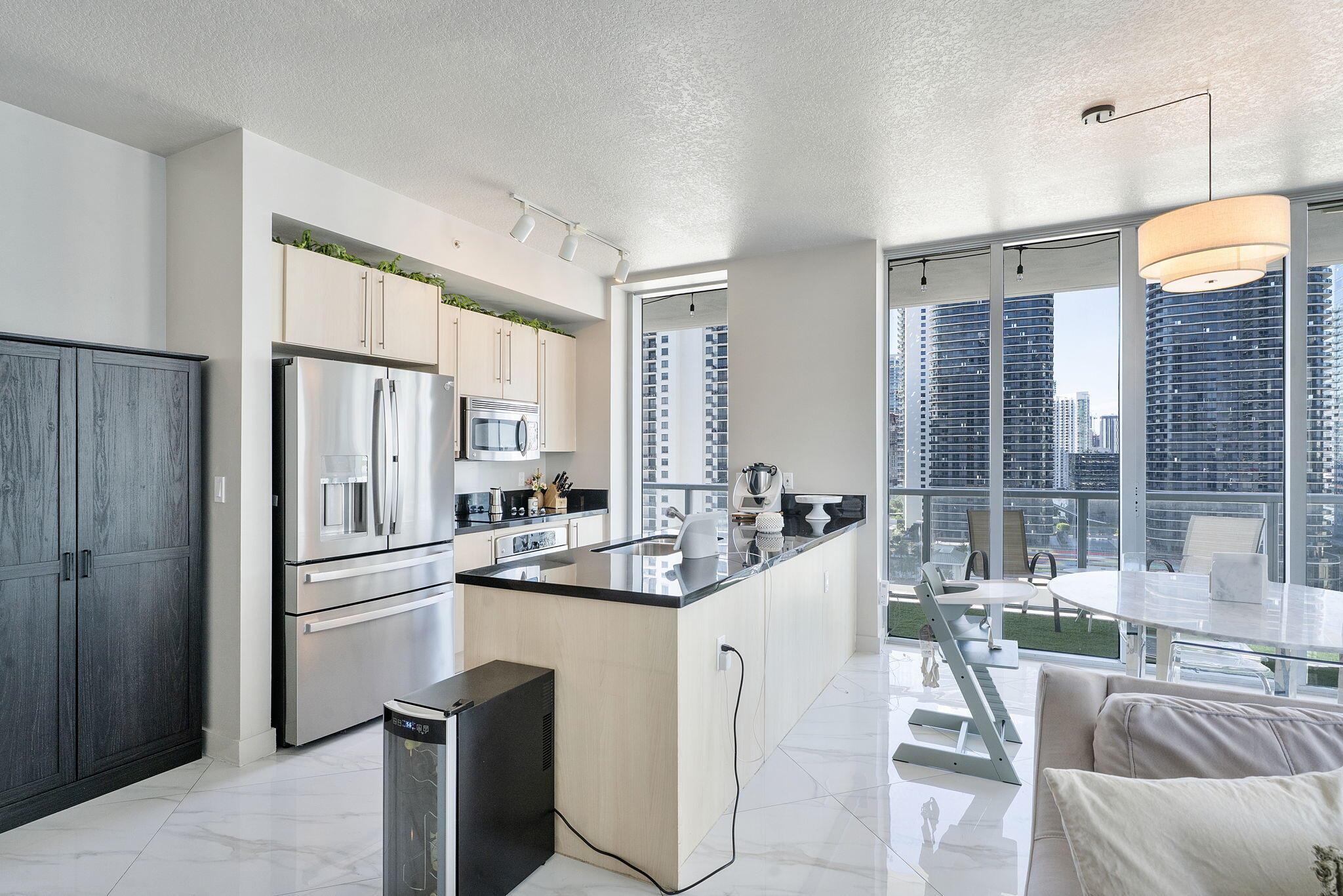 1111 SW 1st Avenue 2420-N
