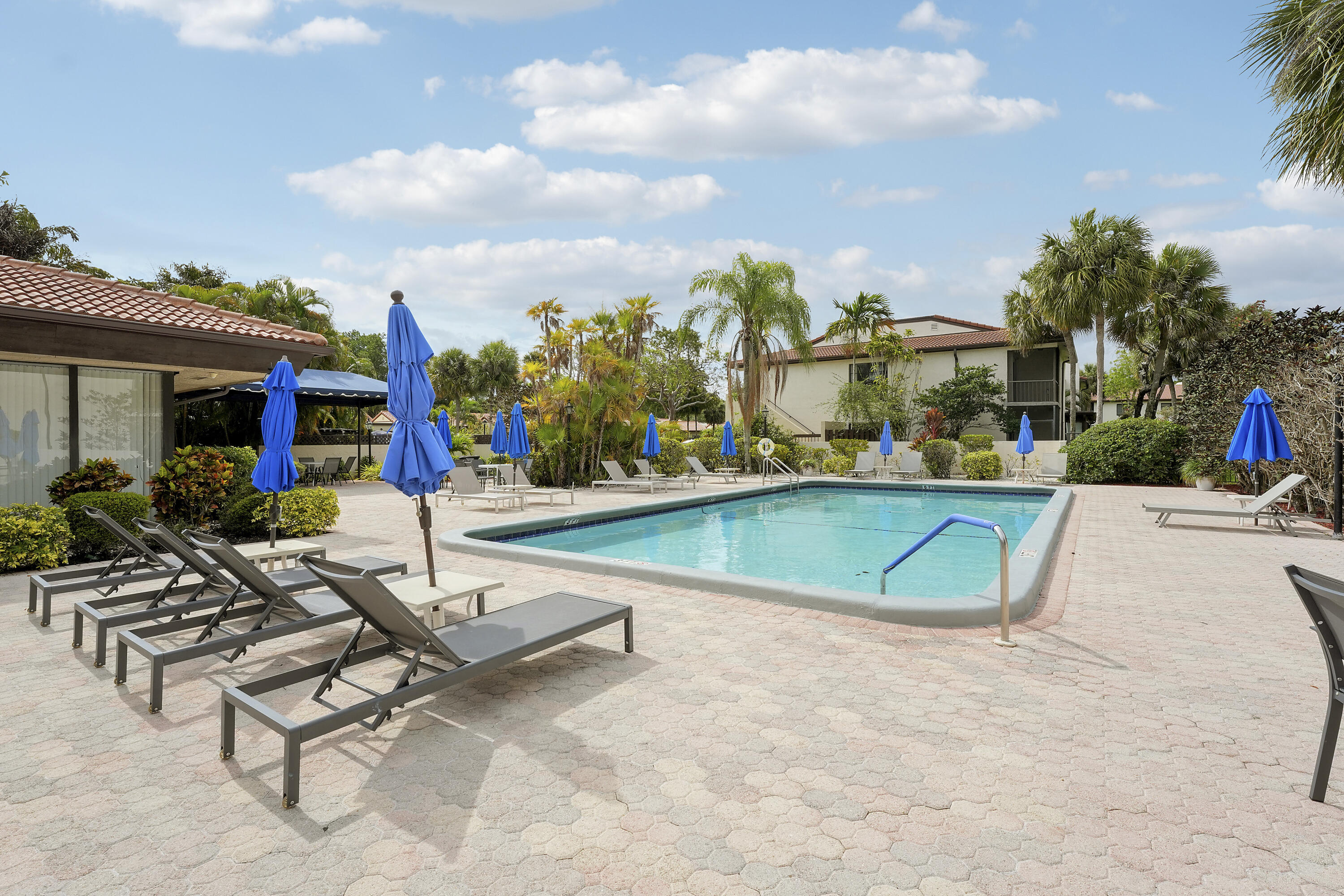 HORIZONS OF BOCA LAGO CONDO - Residential