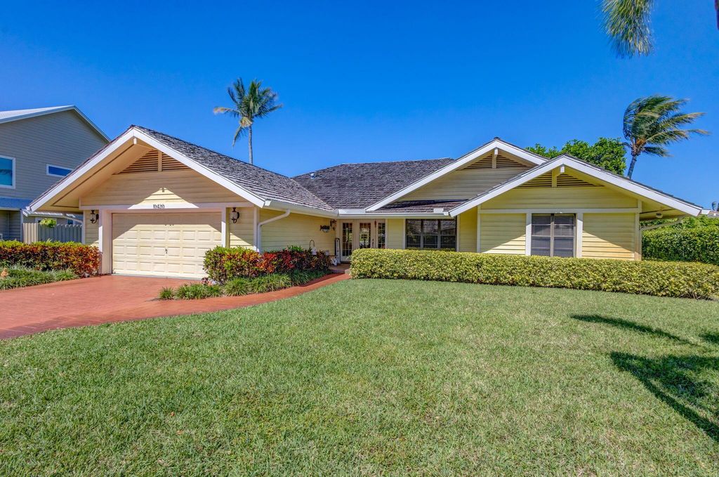 Photo of 10420 SE Jupiter Narrows Drive, Hobe Sound, FL 33455 (MLS # R11100202)