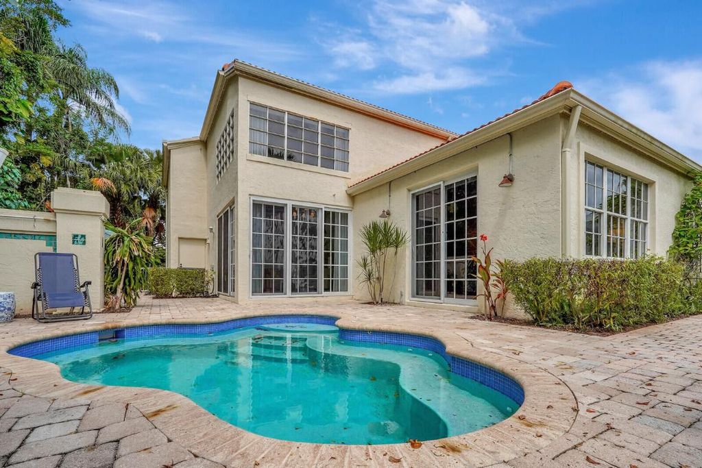 Photo of 1 Via Verona, Palm Beach Gardens, FL 33418 (MLS # R11091592)