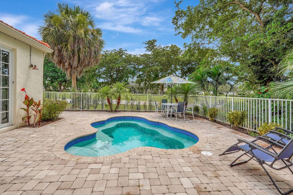 Photo of 1 Via Verona, Palm Beach Gardens, FL 33418 (MLS # R11091592)