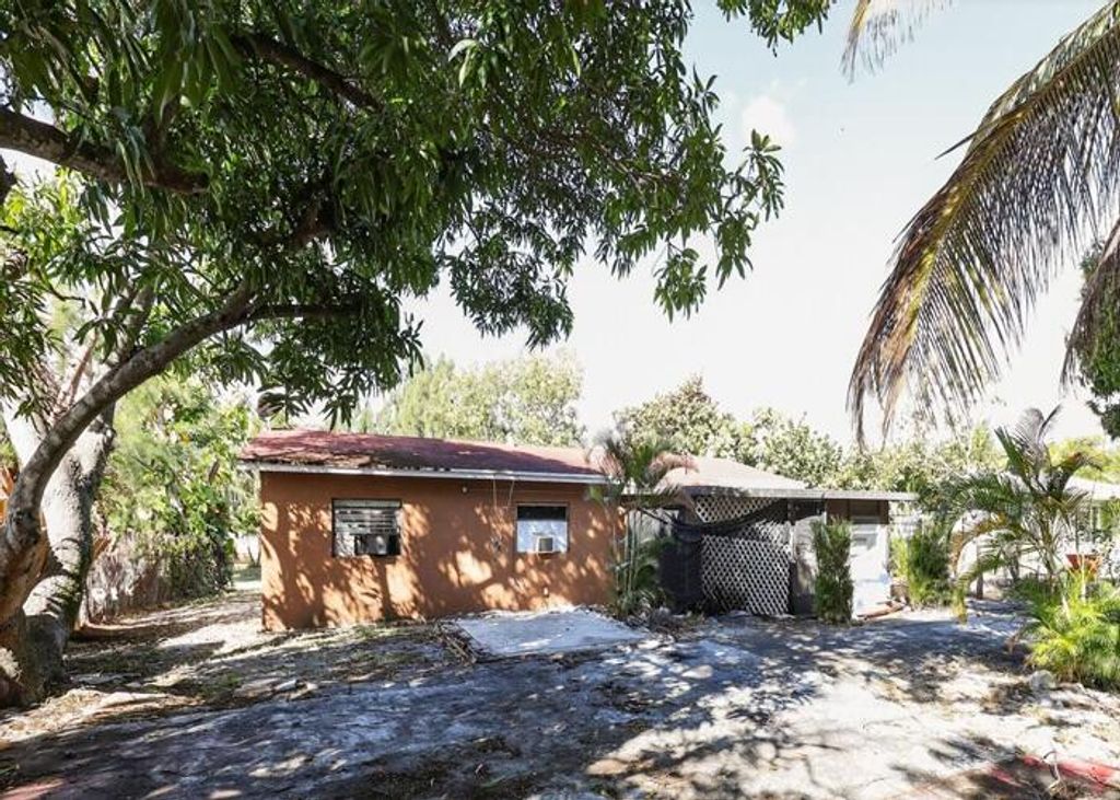 Photo of 1830 NE 2nd Lane, Boynton Beach, FL 33435 (MLS # F10536475)