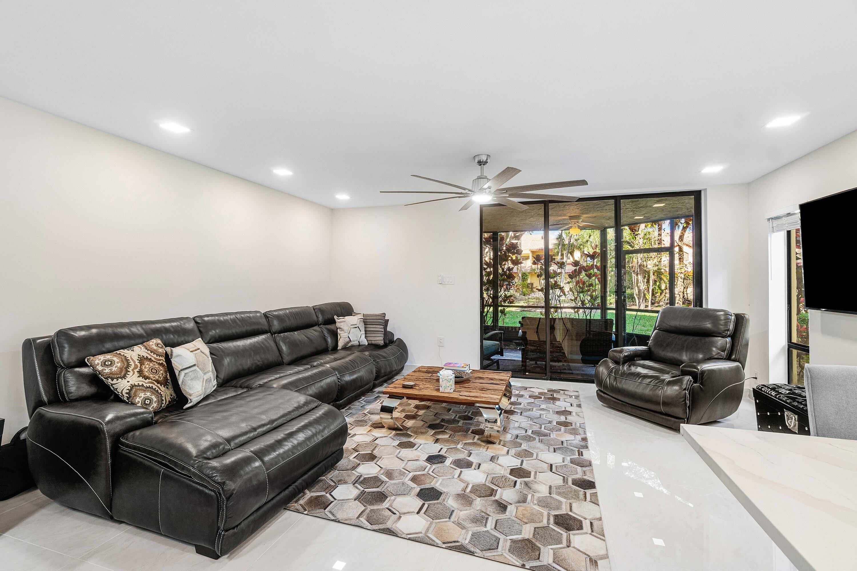 TOWNHOMES OF BOCA DELRAY CONDO - Residential