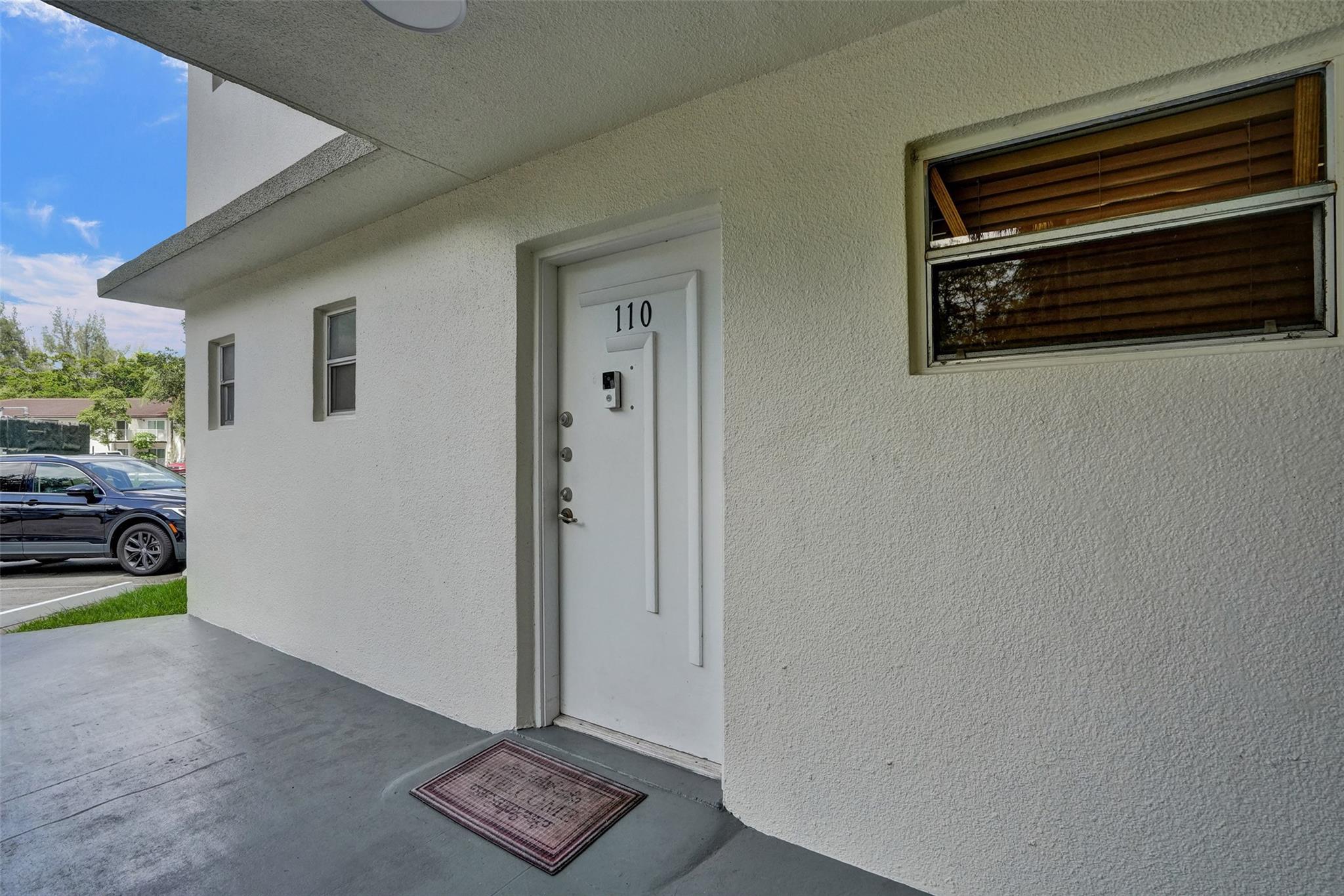 INVESTORS DON'T MISS THIS OPPORTUNITY! Corner unit located on the first floor with assigned parking space right next to it! Spacious 1/1.5 with plenty of storage space, walk-in closets and huge screened patio right across the pool, tennis court and club house! Fast approval, only 600 score minimum, no restrictions and no assessments!
Centrally located in Sunrise, and near shopping centers, restaurants and plenty of entertainment!