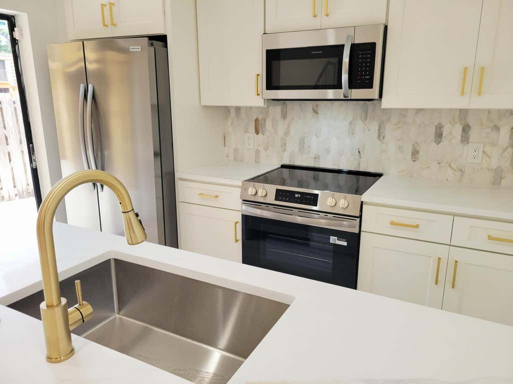 Photo of 712 7th Way, West Palm Beach, FL 33407 (MLS # B26042962)