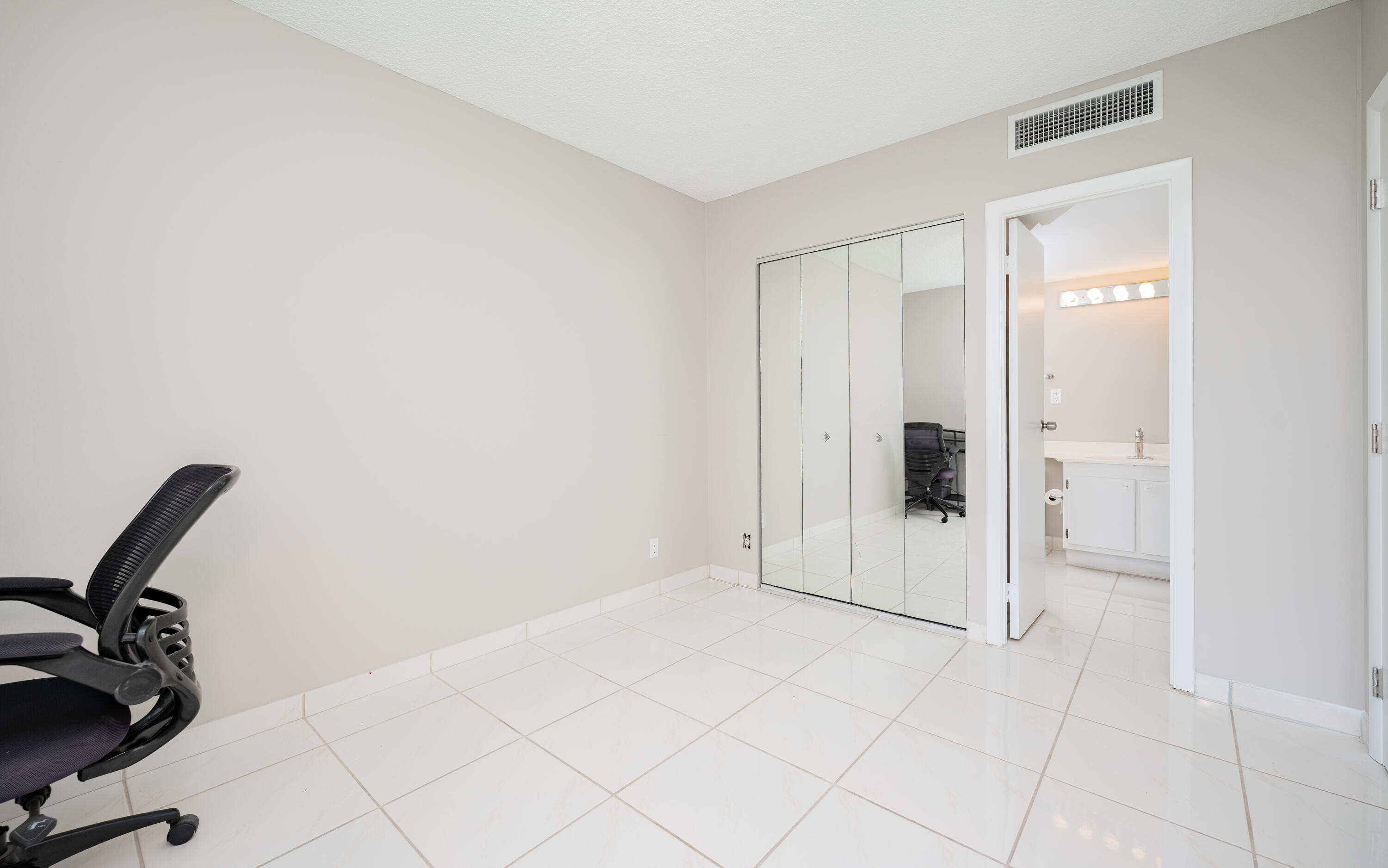 CORONADO CONDO- TOWER II - Residential Lease