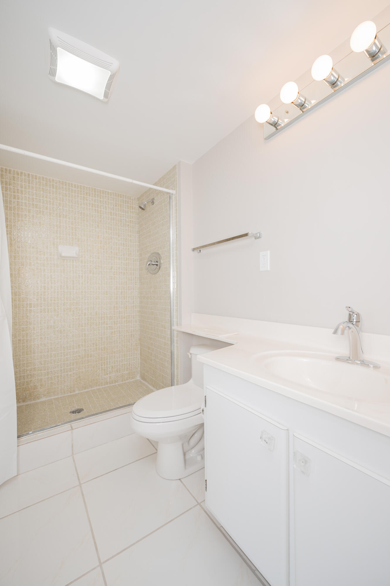 CORONADO CONDO- TOWER II - Residential Lease