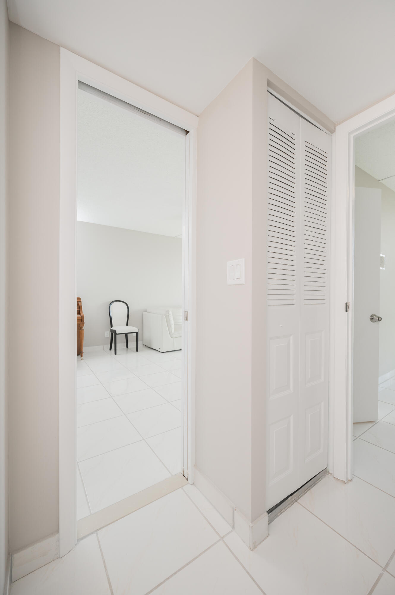 CORONADO CONDO- TOWER II - Residential Lease