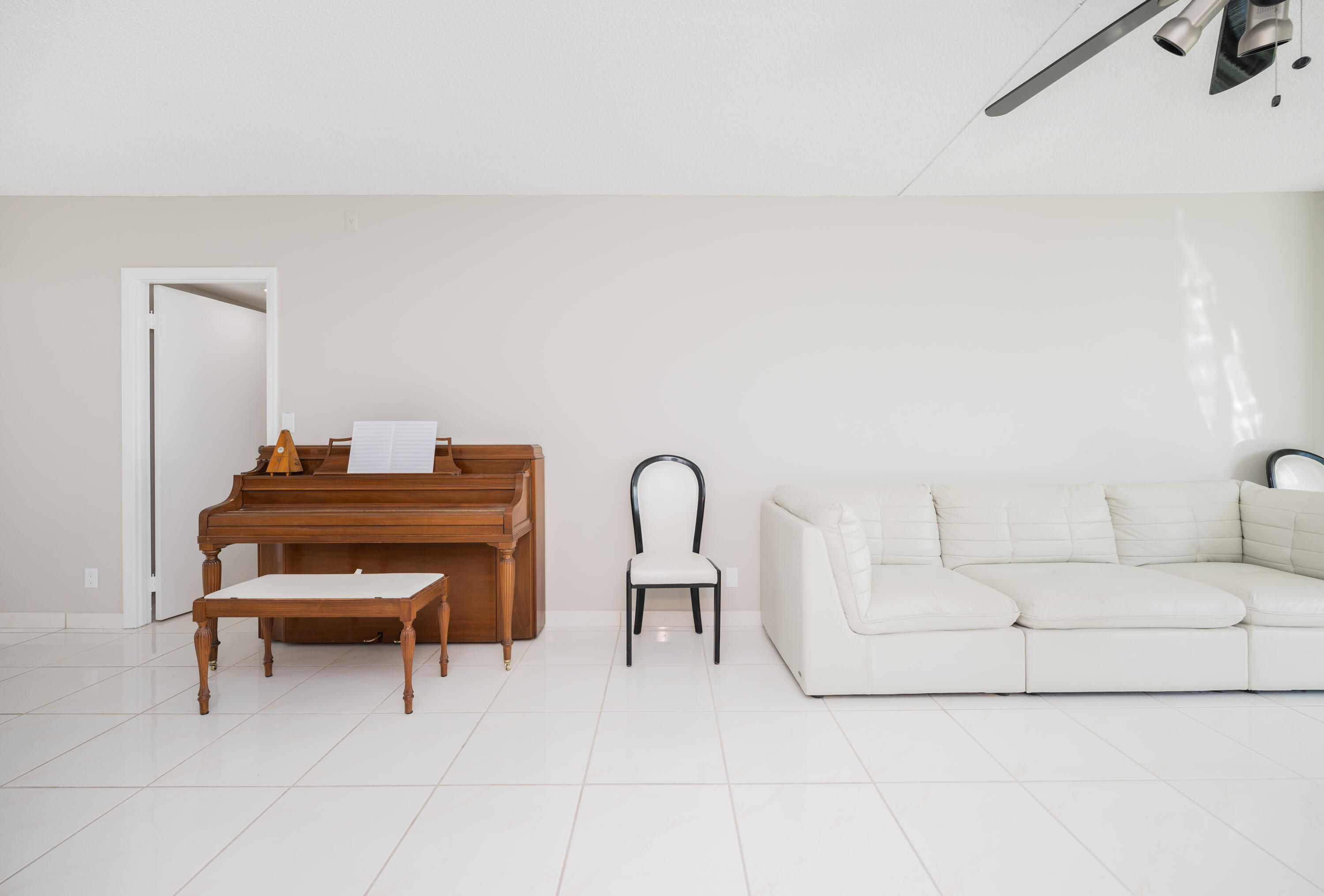 CORONADO CONDO- TOWER II - Residential Lease