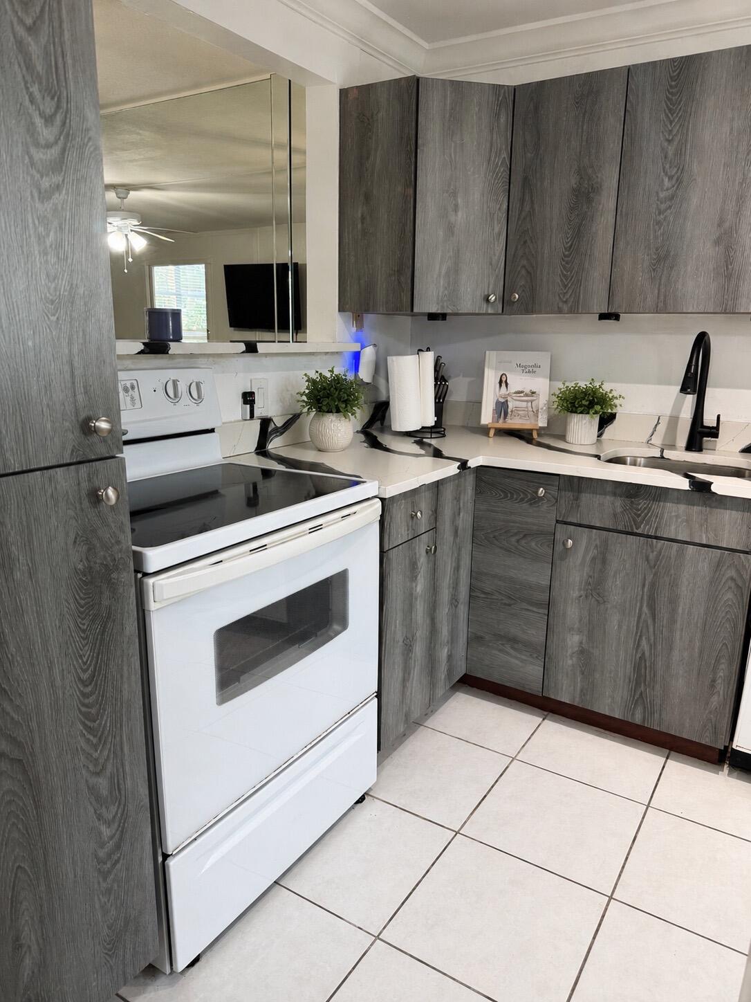 5961 NW 2nd Avenue 108, Boca Raton FL 33487
