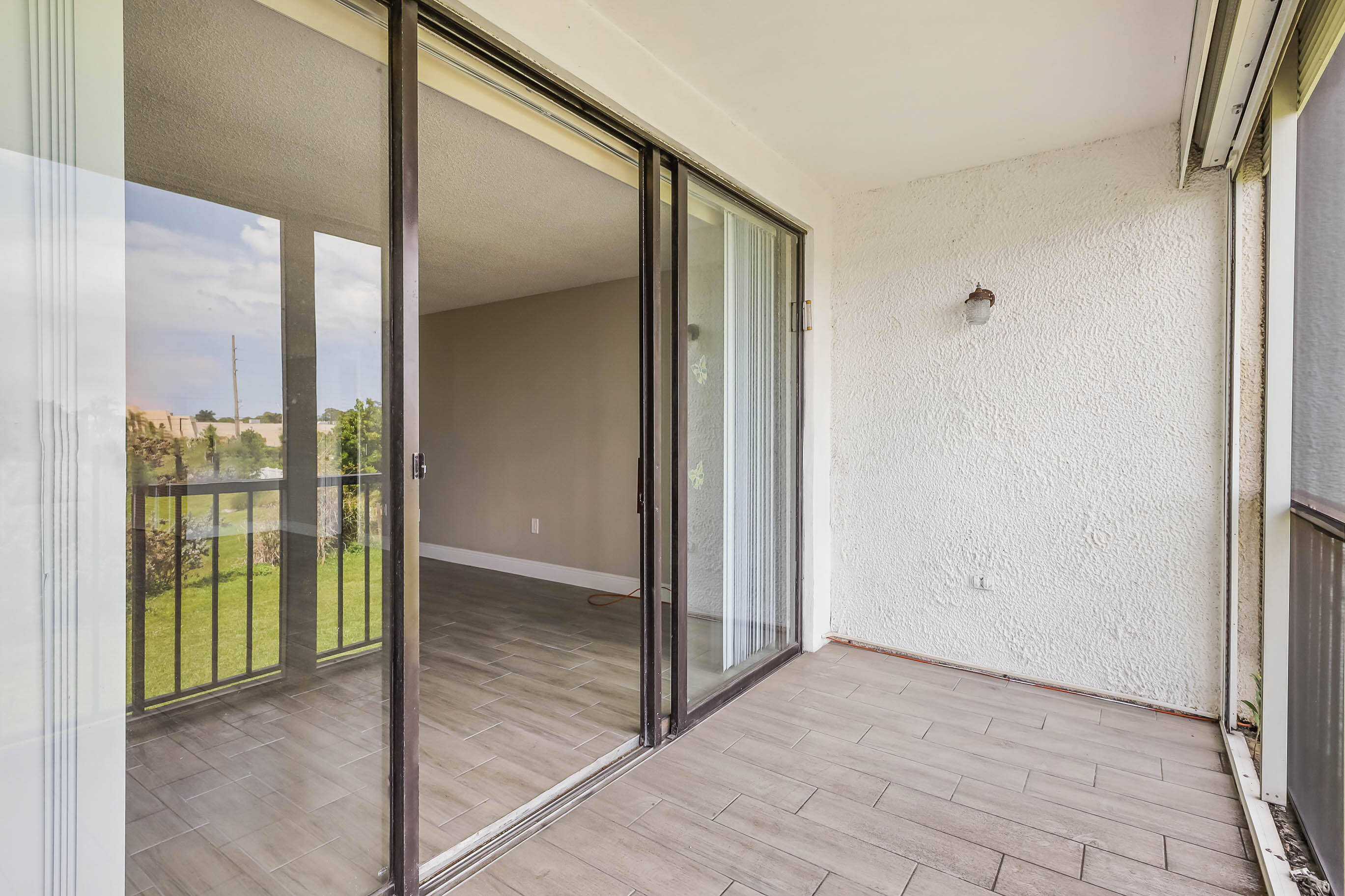 FOUNTAINS OF PALM BEACH CONDO 5 - Residential