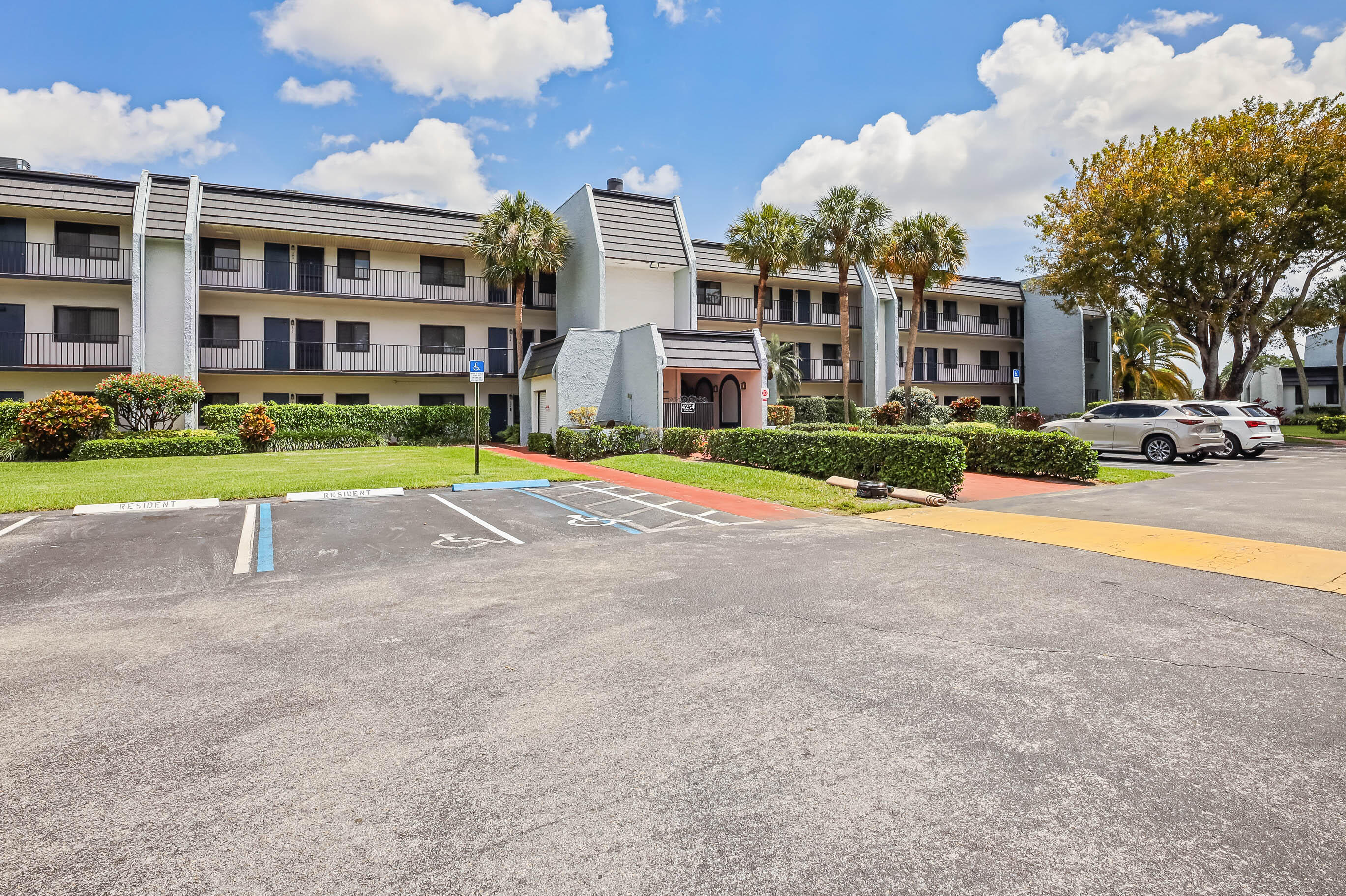 FOUNTAINS OF PALM BEACH CONDO 5 - Residential