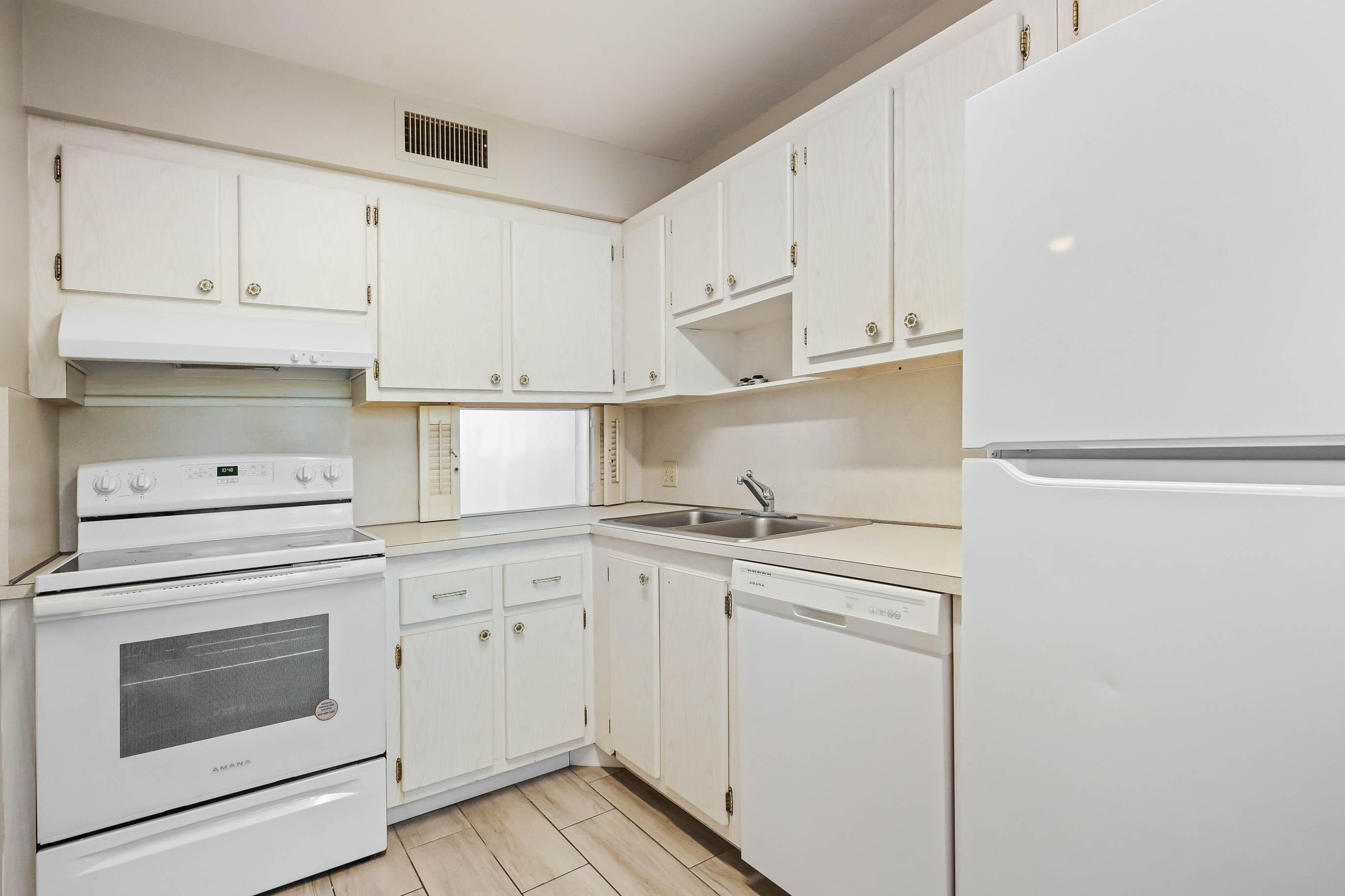 FOUNTAINS OF PALM BEACH CONDO 5 - Residential