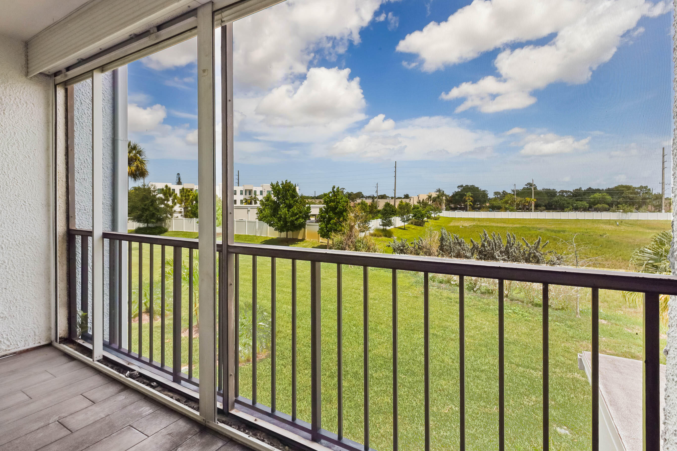 FOUNTAINS OF PALM BEACH CONDO 5 - Residential