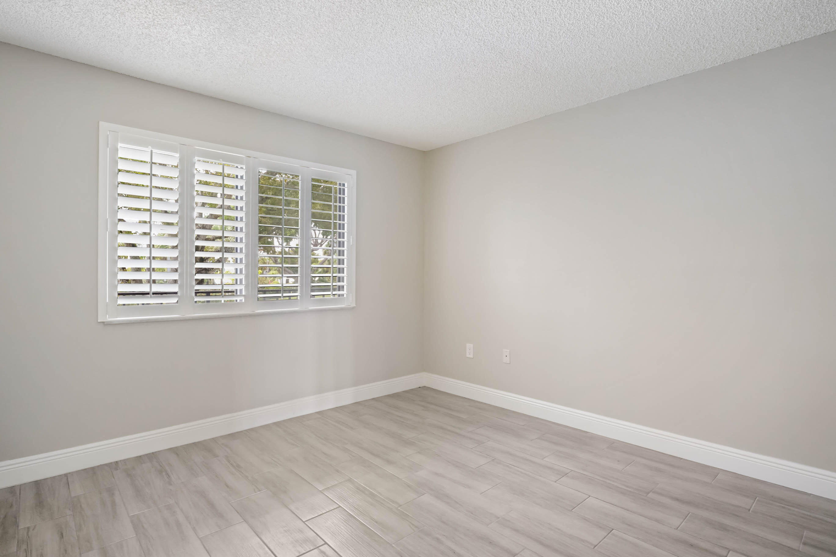 FOUNTAINS OF PALM BEACH CONDO 5 - Residential