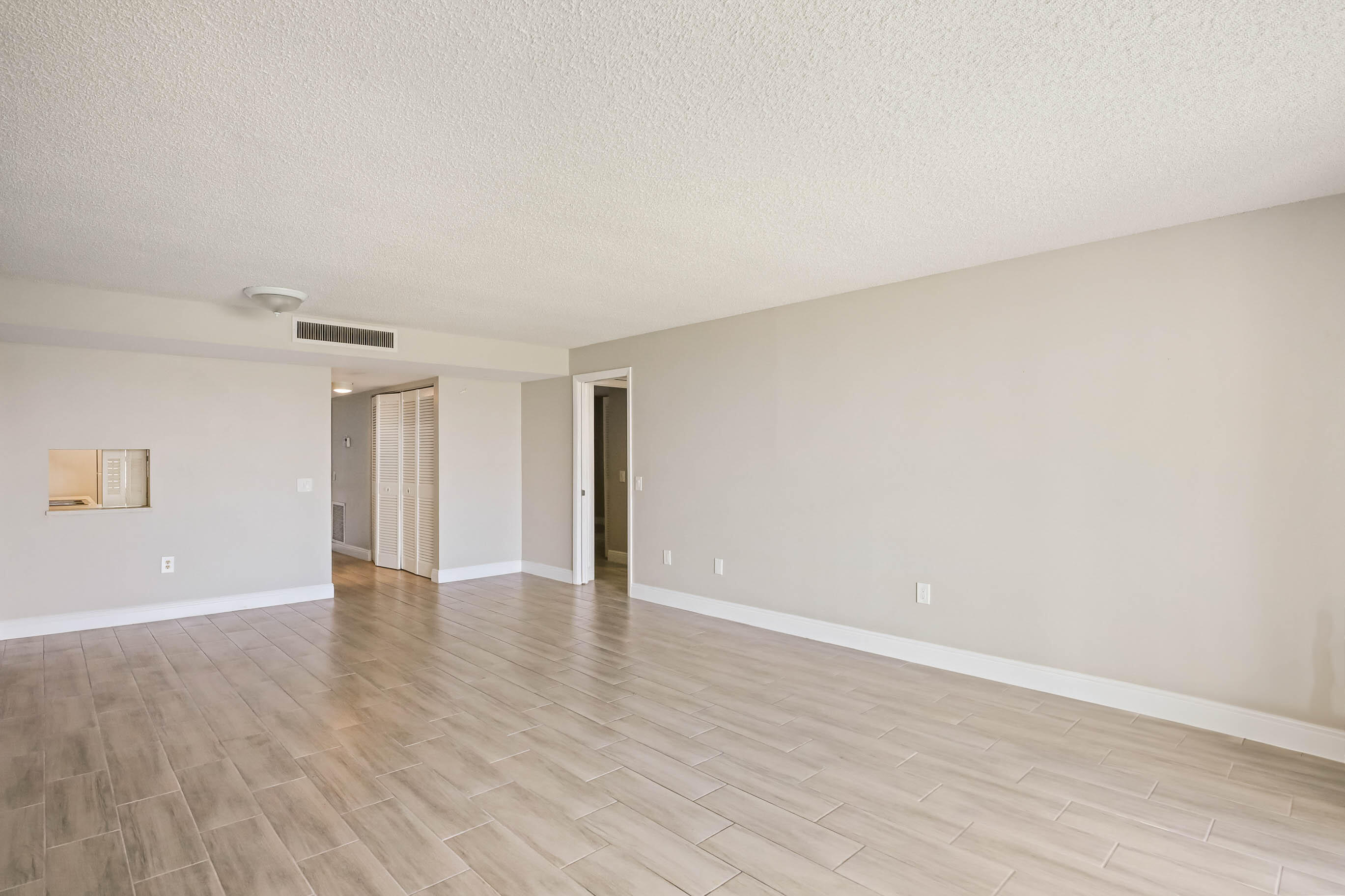 FOUNTAINS OF PALM BEACH CONDO 5 - Residential