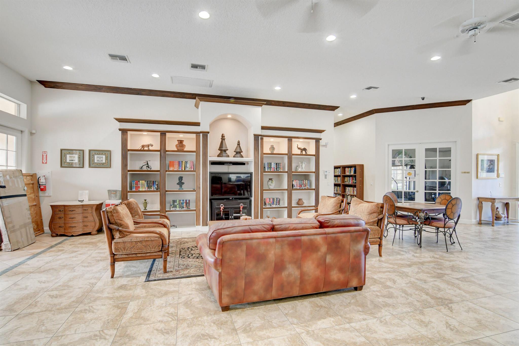 PALLADIUM TWIN LAKES - Residential