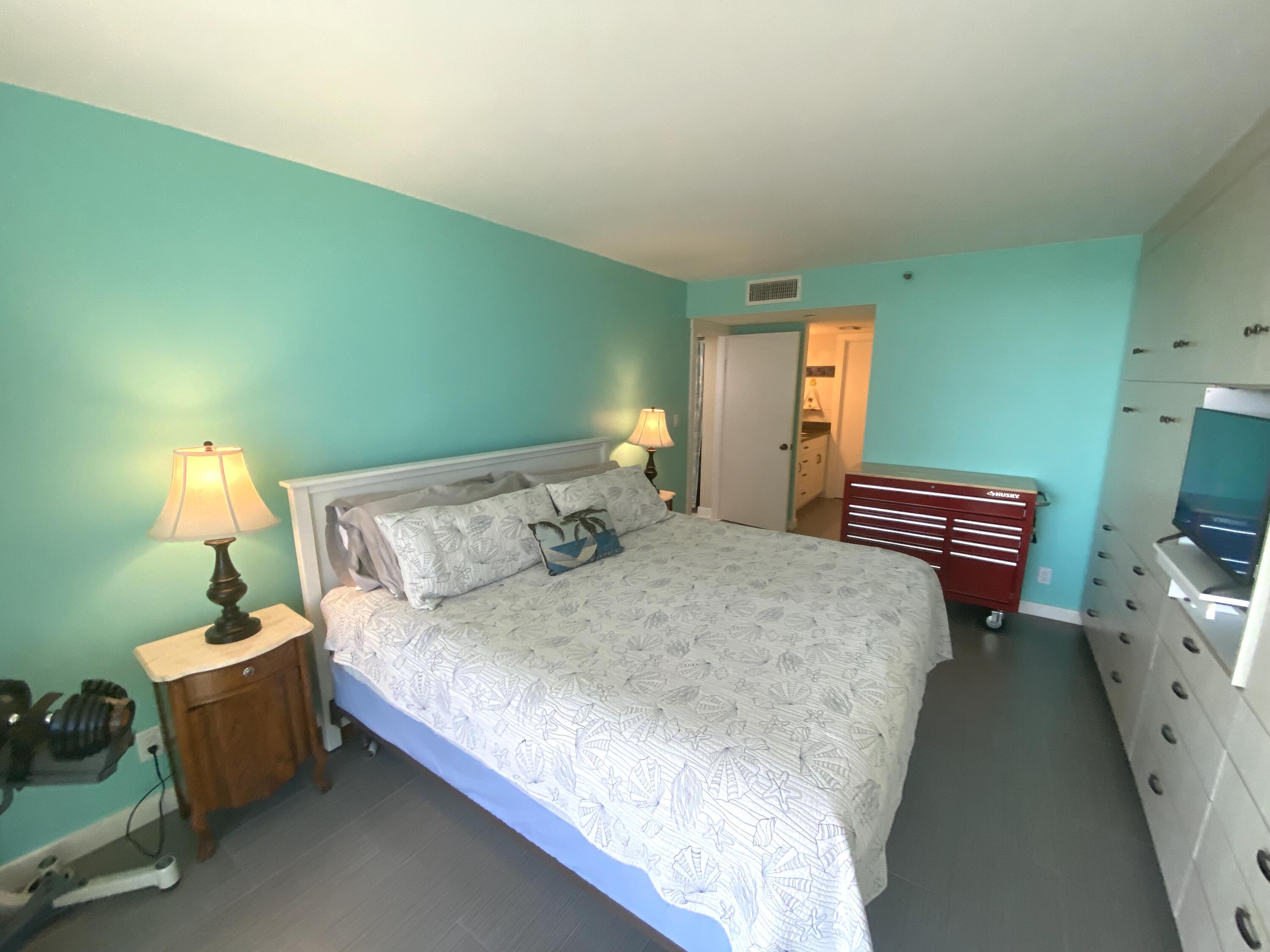 BARCLAY BEACH CLUB PHASE 1, A CONDOMINIUM - Residential