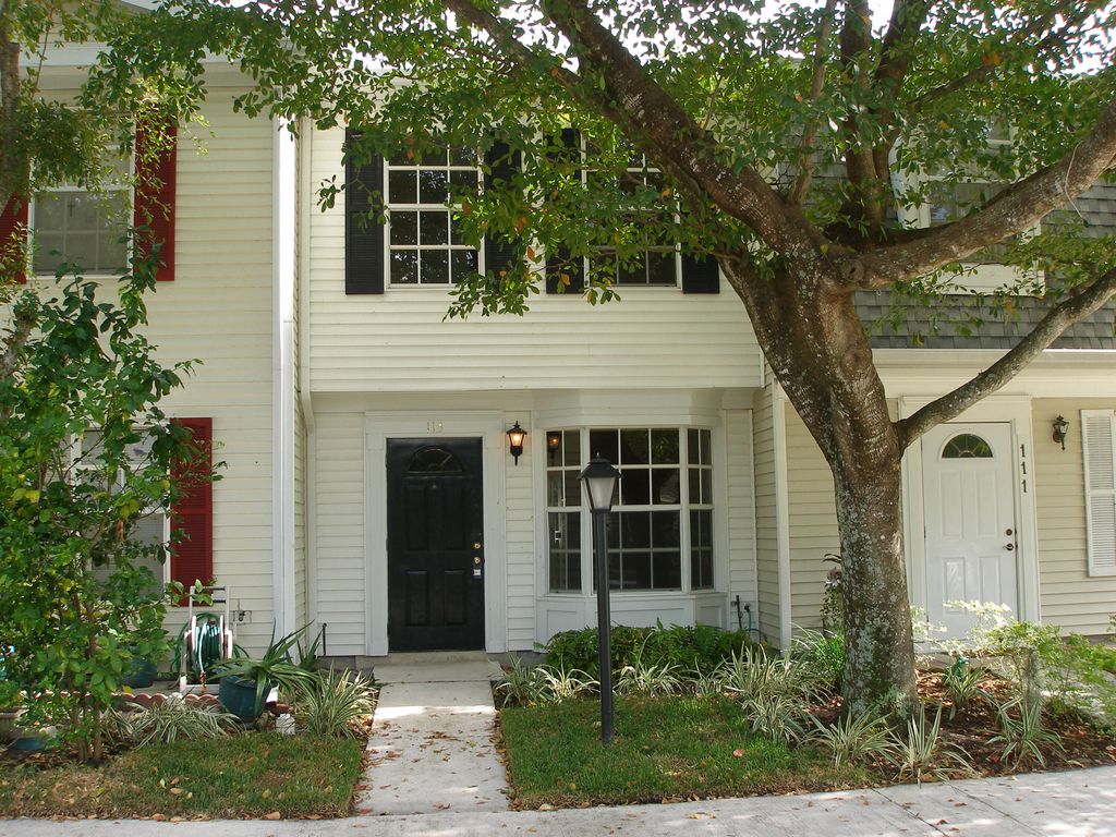 Photo of 113 Old English Court, Jupiter, FL 33458 (MLS # R10866951)