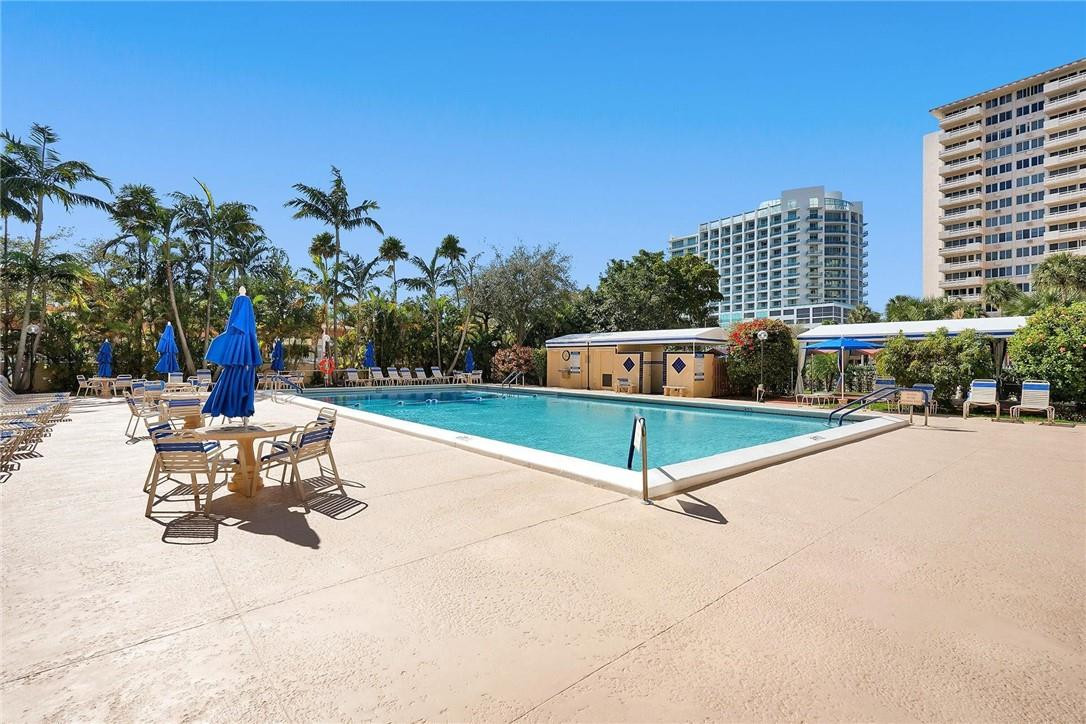 CORAL RIDGE TOWERS EAST - Residential