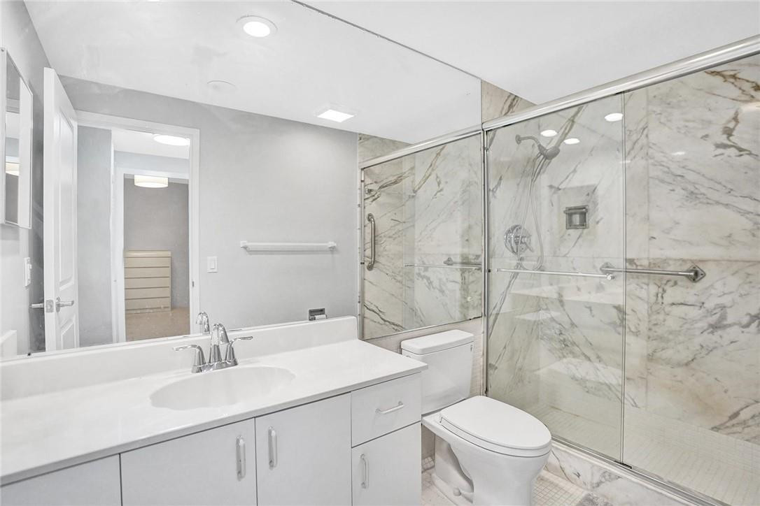 CORAL RIDGE TOWERS EAST - Residential