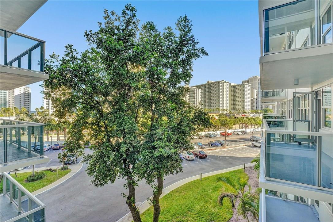 CORAL RIDGE TOWERS EAST - Residential