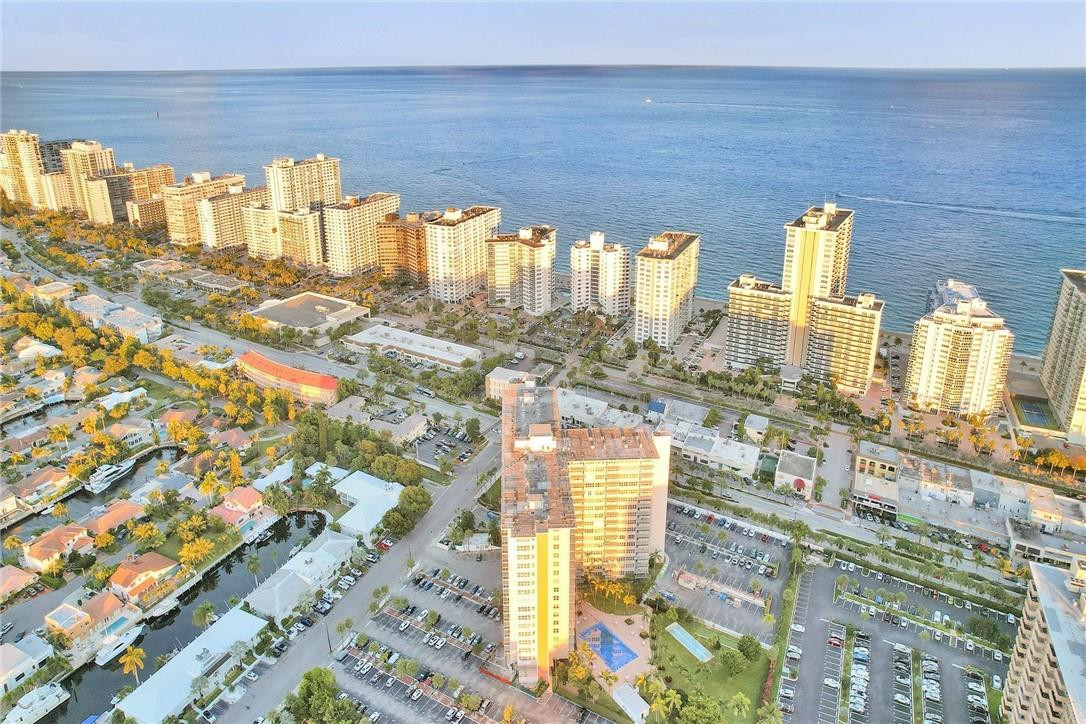 CORAL RIDGE TOWERS EAST - Residential