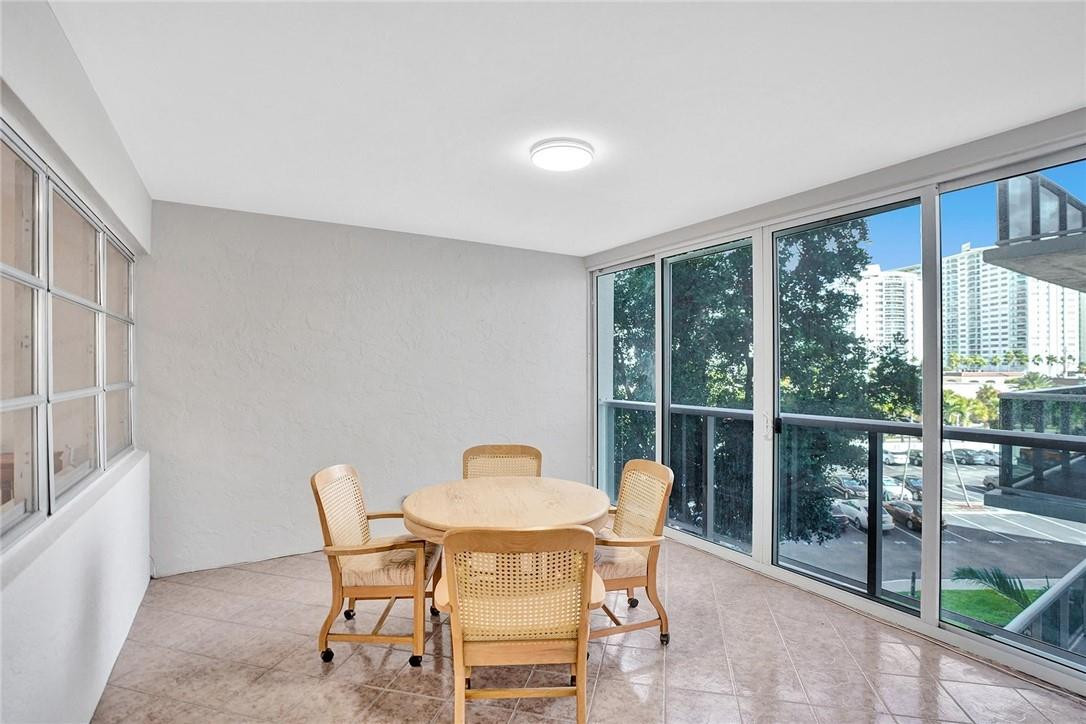 CORAL RIDGE TOWERS EAST - Residential