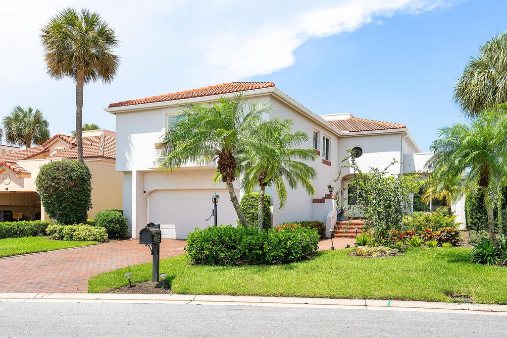 Photo of 16632 Narrows Drive, Jupiter, FL 33477 (MLS # R10908852)