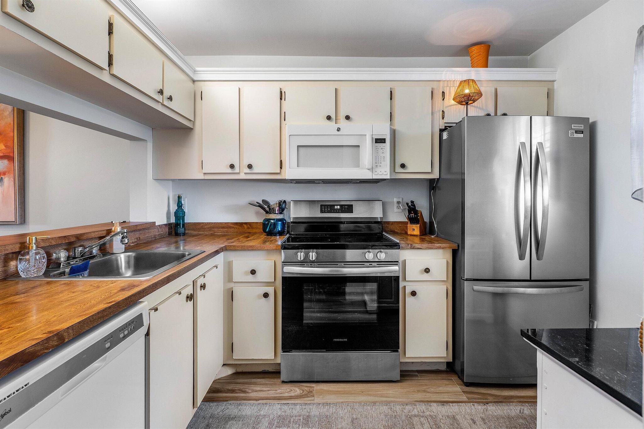 7142 Golf Colony Court 203