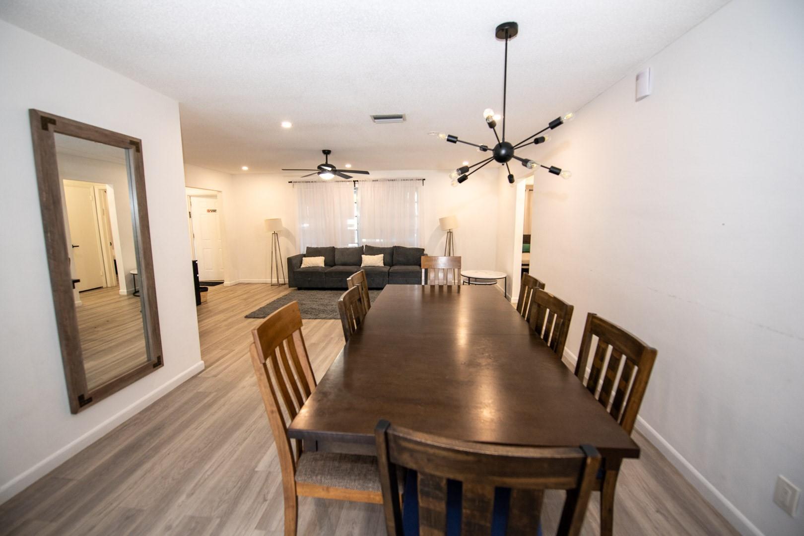 Hollywood Hills 6-22 B - Residential Lease