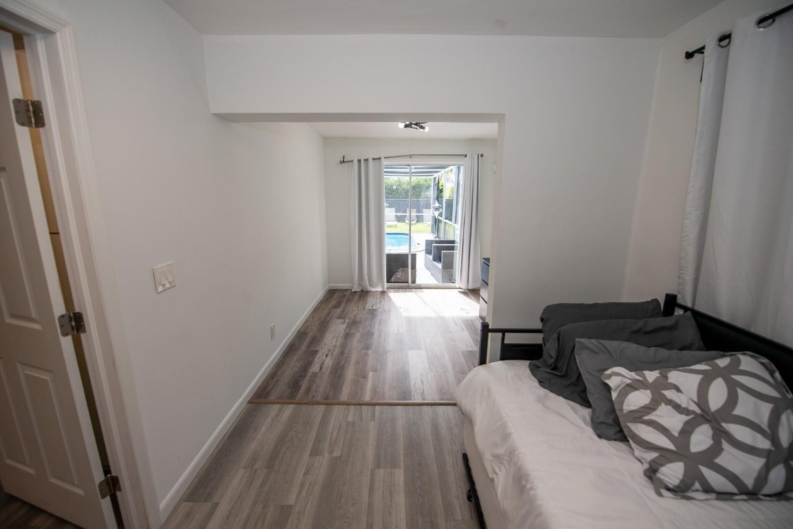 Hollywood Hills 6-22 B - Residential Lease