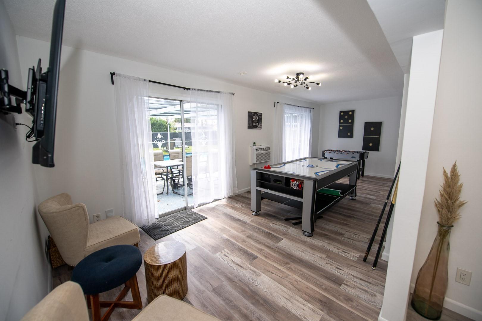 Hollywood Hills 6-22 B - Residential Lease