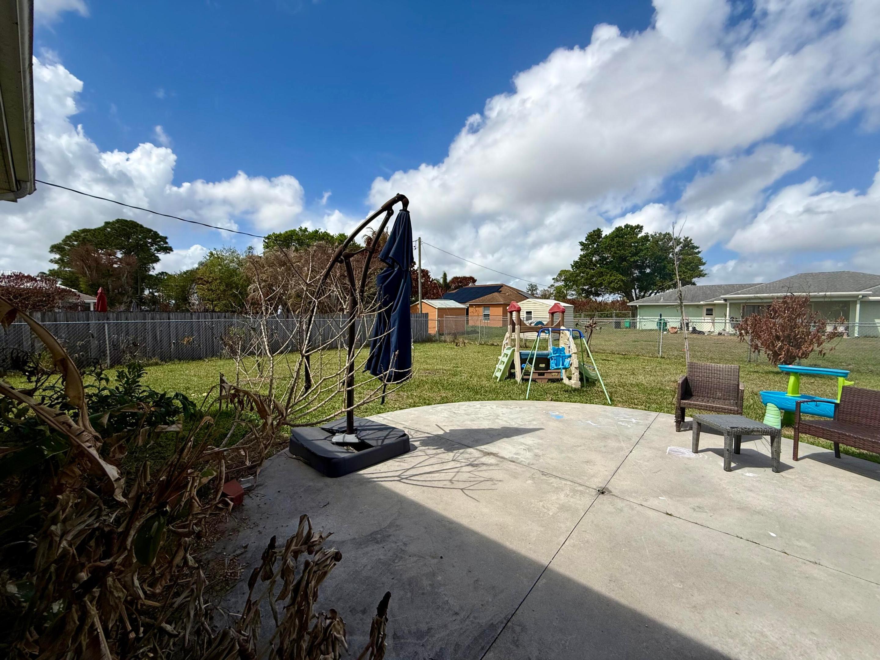 PORT ST LUCIE SECTION 4 - Residential Lease