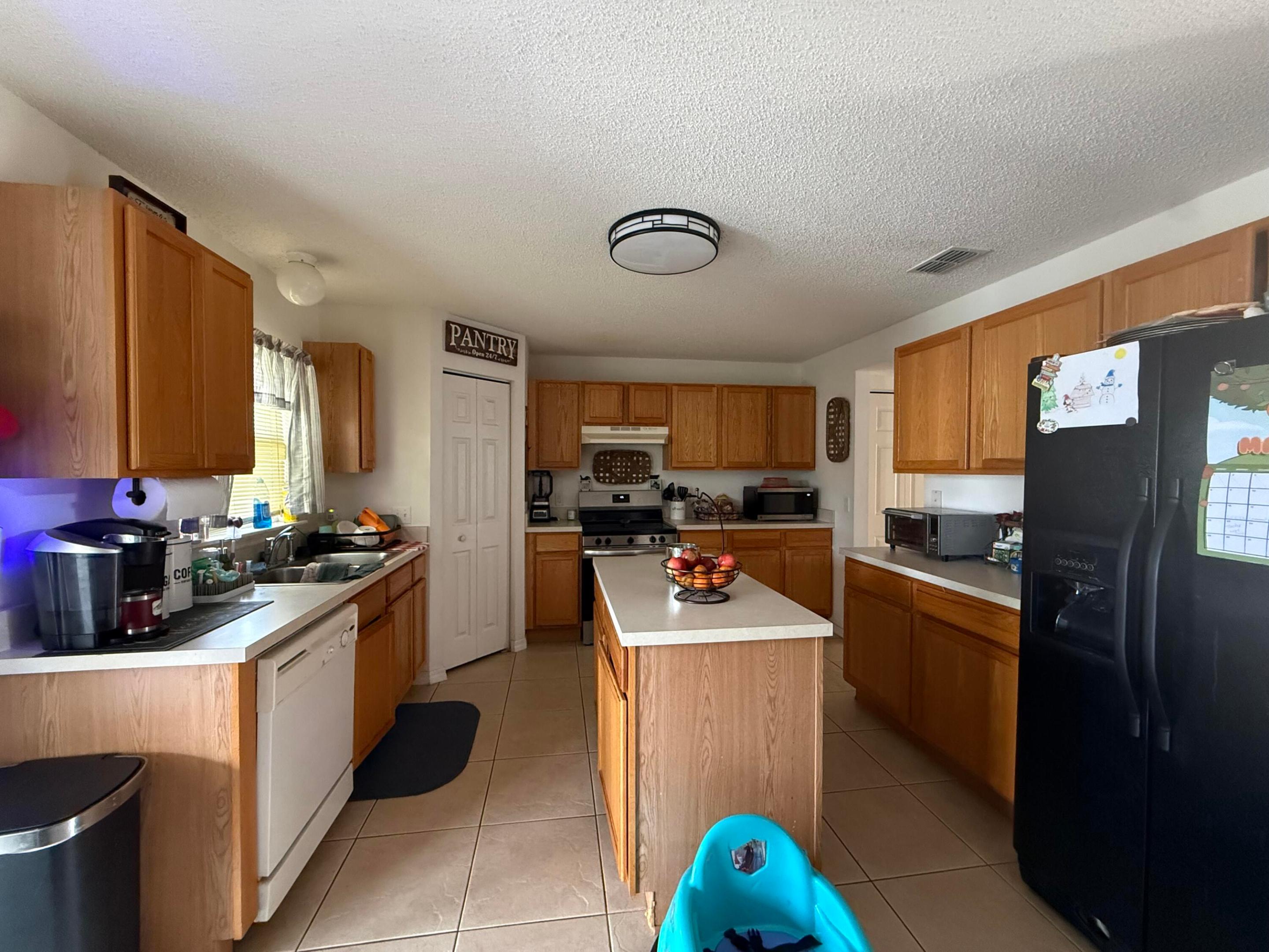 PORT ST LUCIE SECTION 4 - Residential Lease