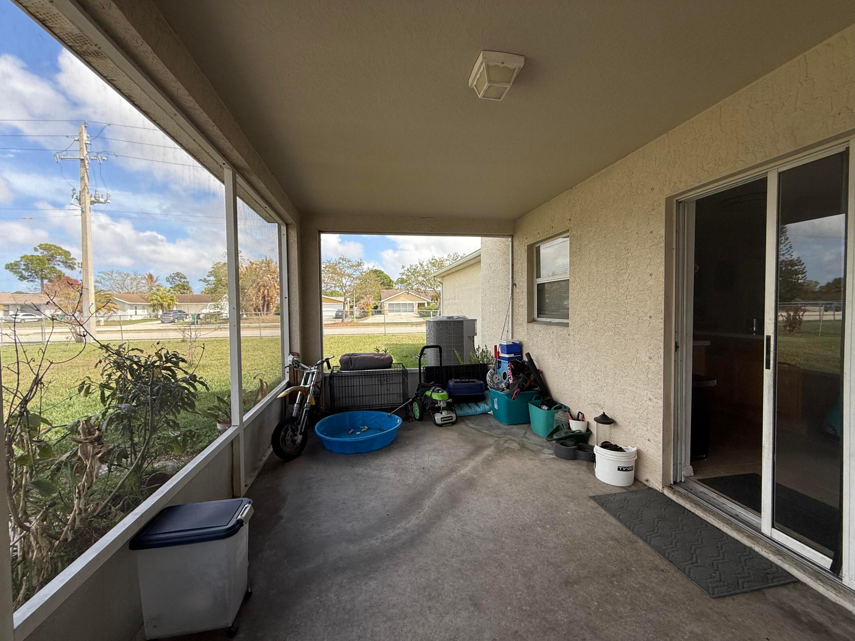 PORT ST LUCIE SECTION 4 - Residential Lease