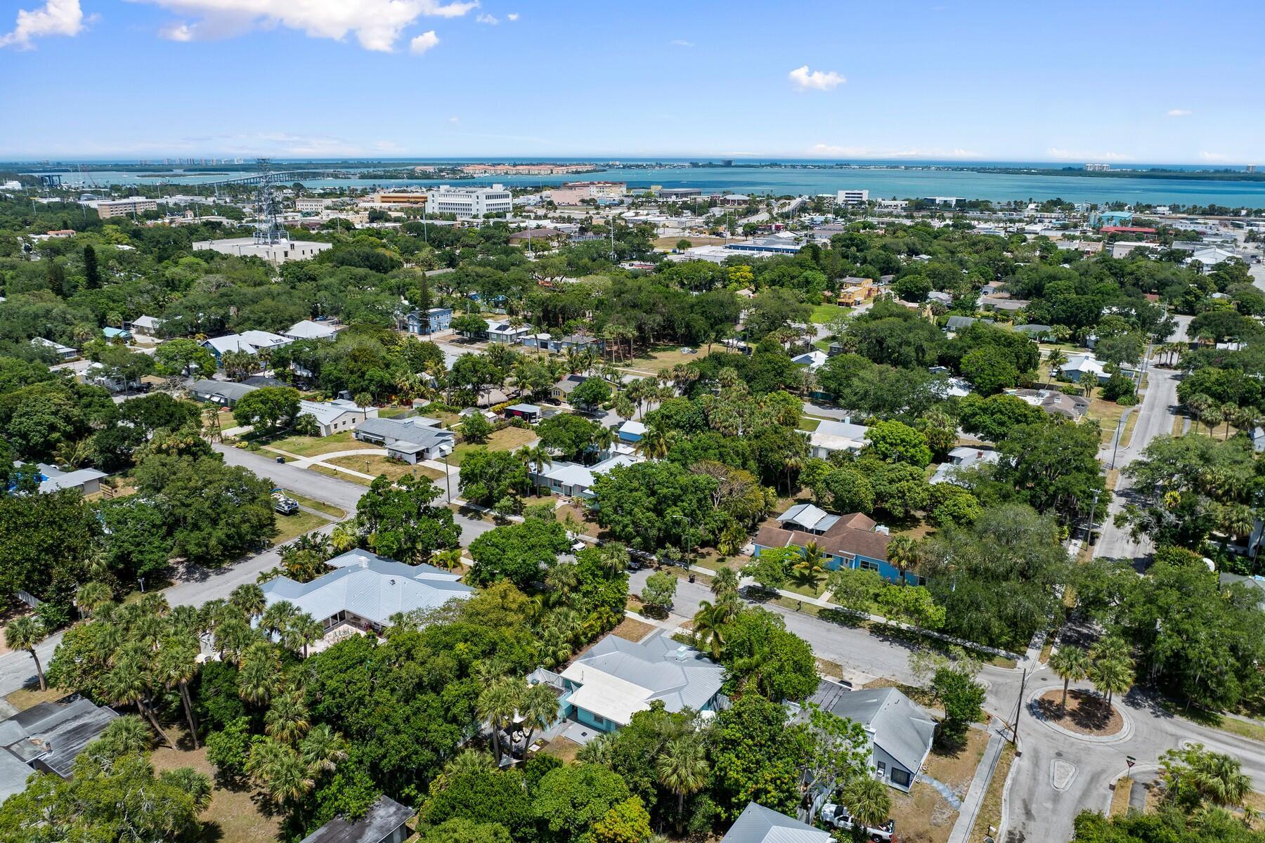 OAKLAND PARK - Residential