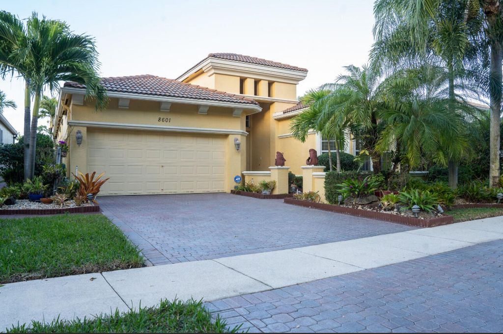 Photo of 8601 Via Grande E, Wellington, FL 33411 (MLS # R11156078)