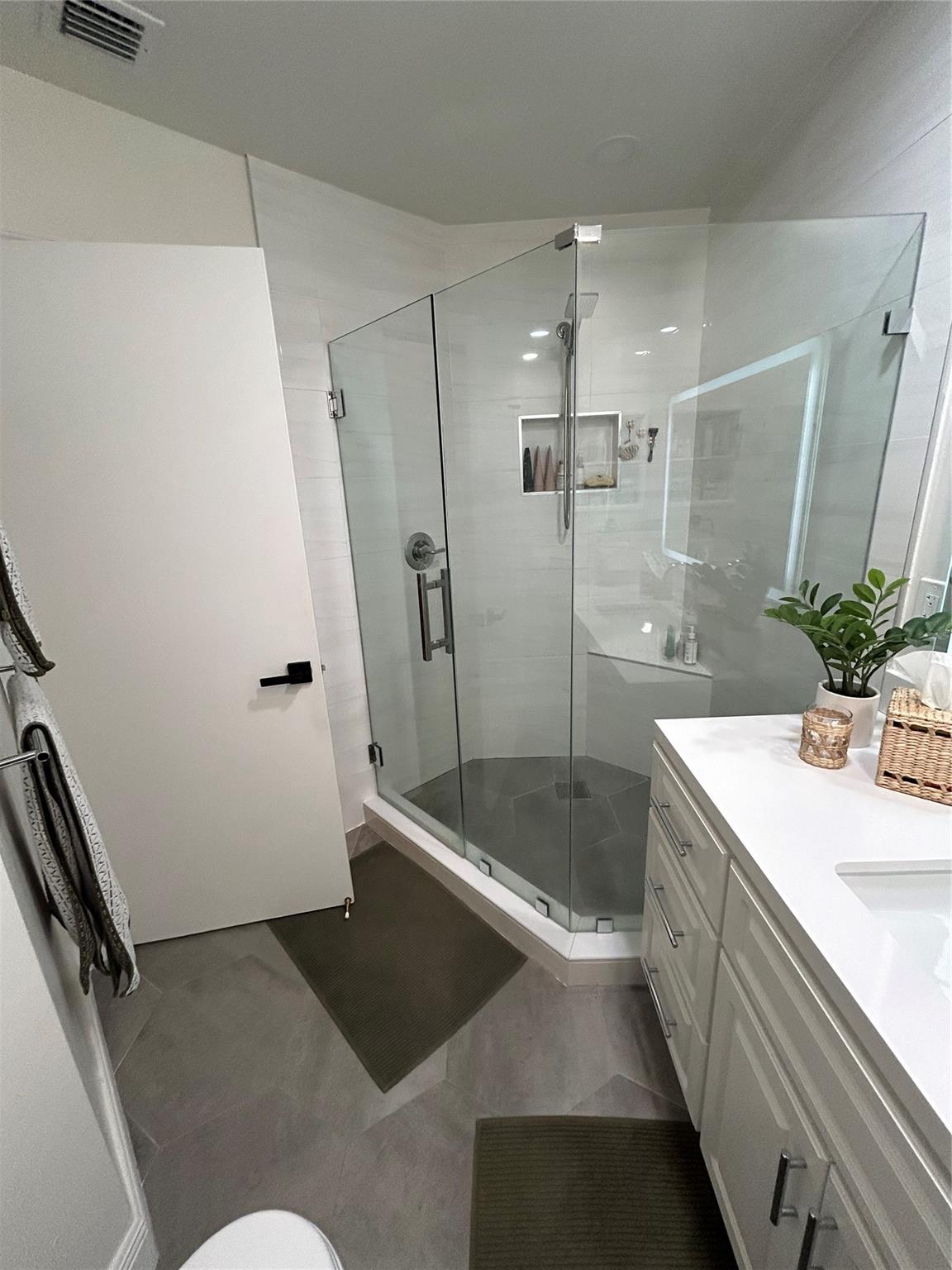 Nasher 159-42 B - Residential Lease
