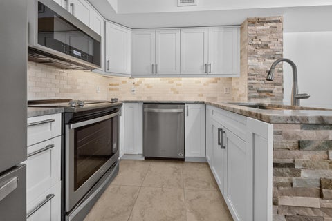 Tiny photo for 131 Yacht Club Way #109, Hypoluxo, FL 33462 (MLS # B26089594)