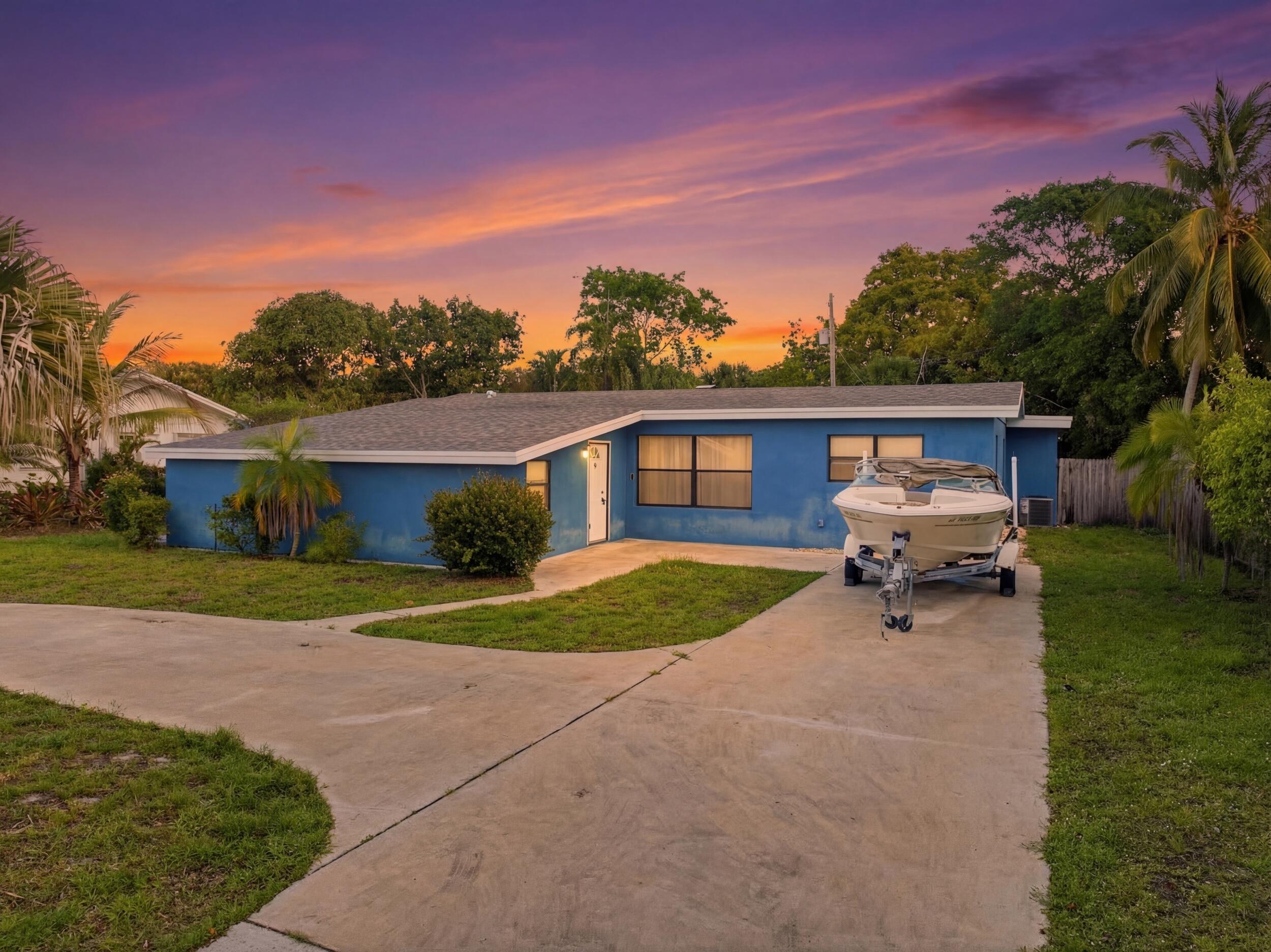 LAWN LAKE - Residential