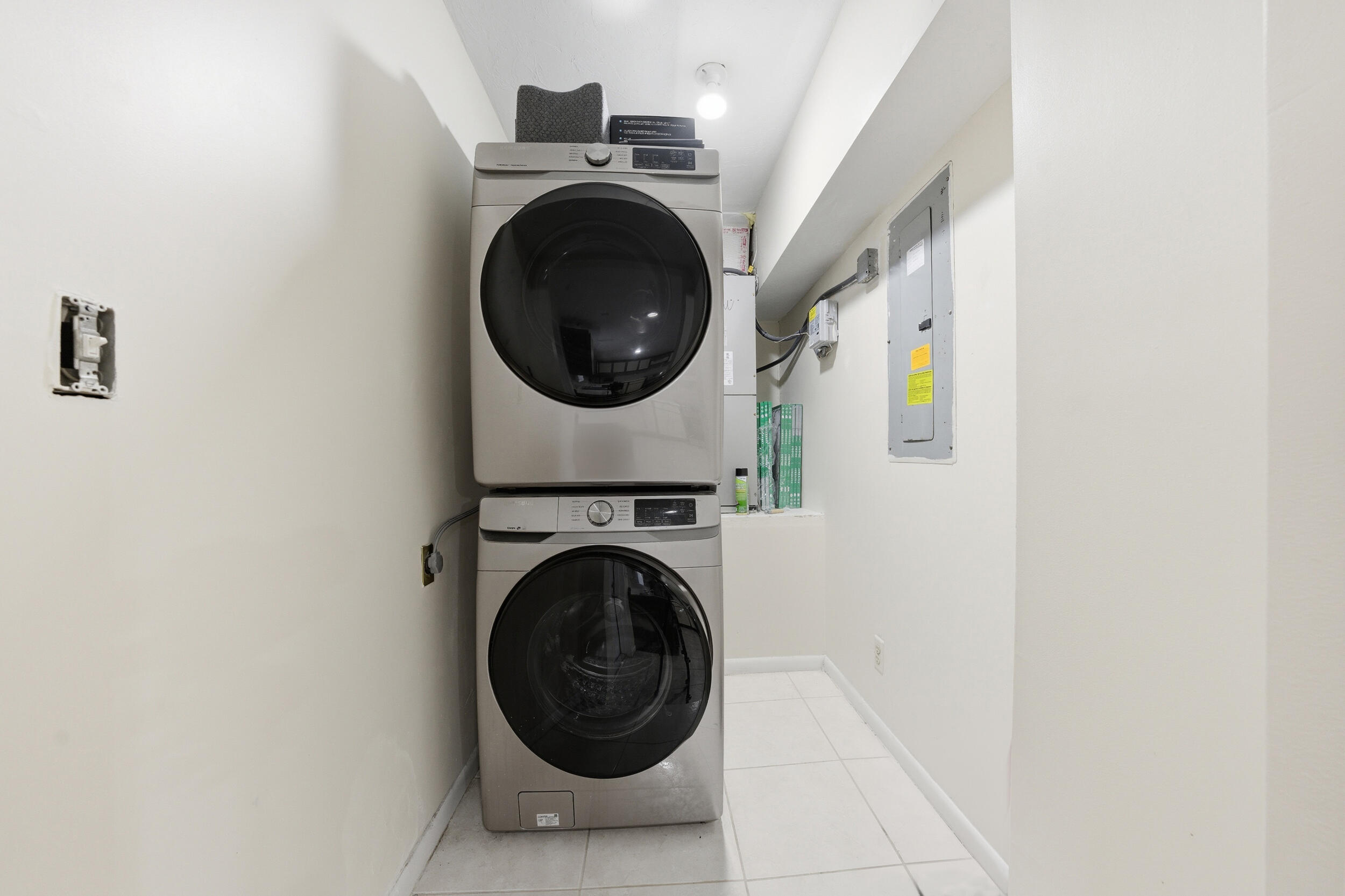 LAWN LAKE - Residential