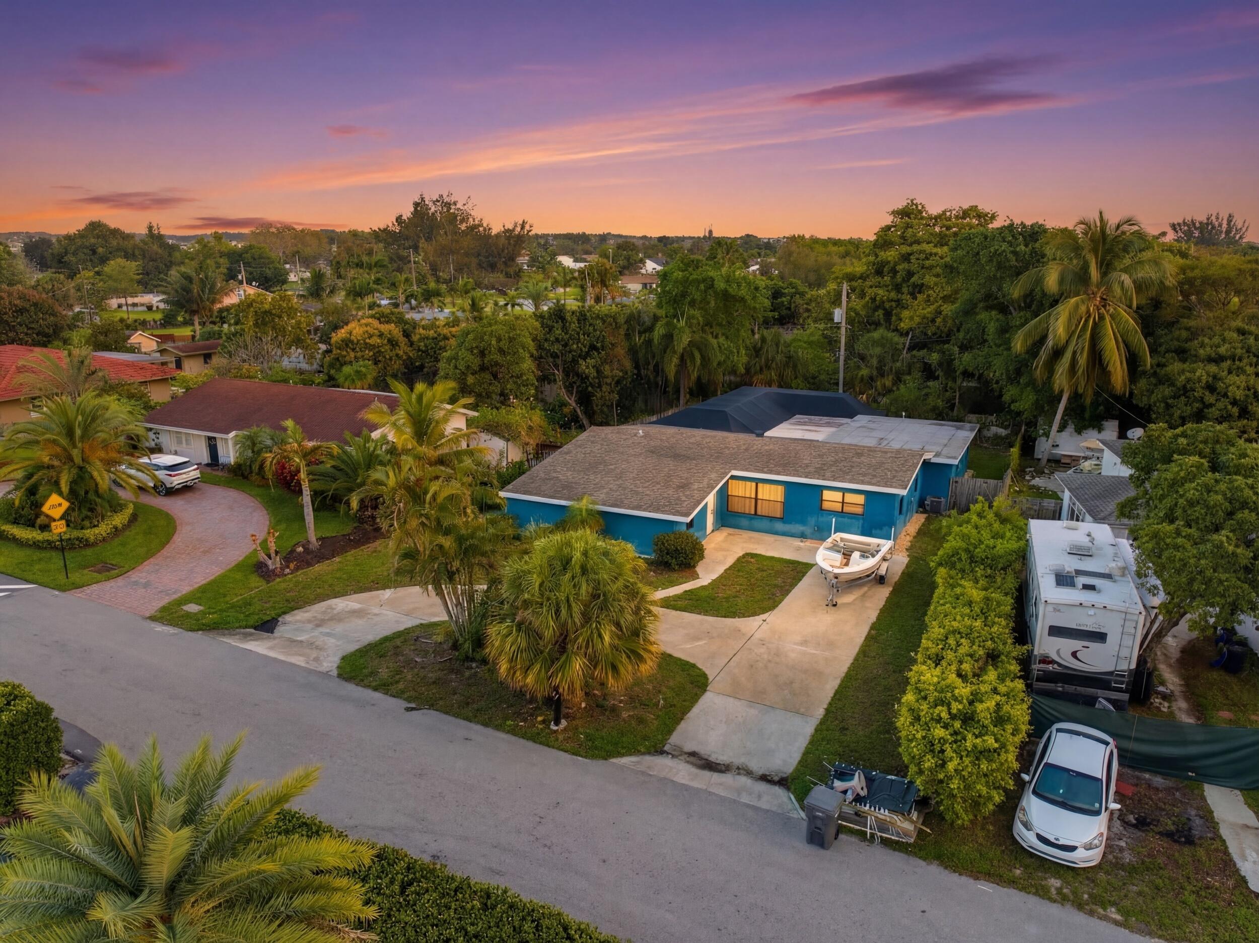 LAWN LAKE - Residential