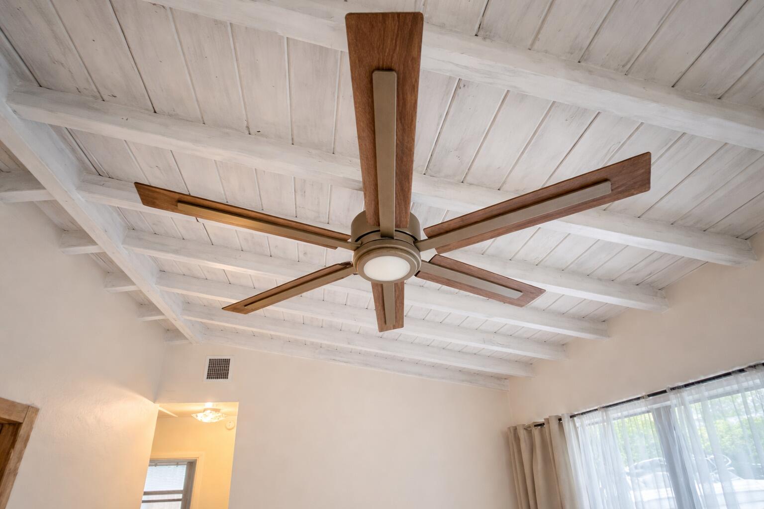 LAWN LAKE - Residential